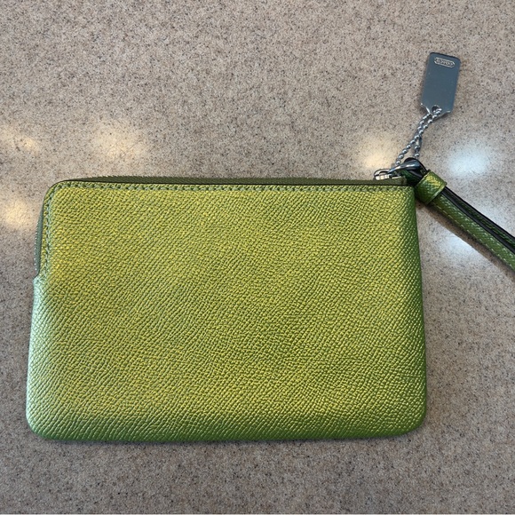 Coach wristlet - Picture 4 of 6